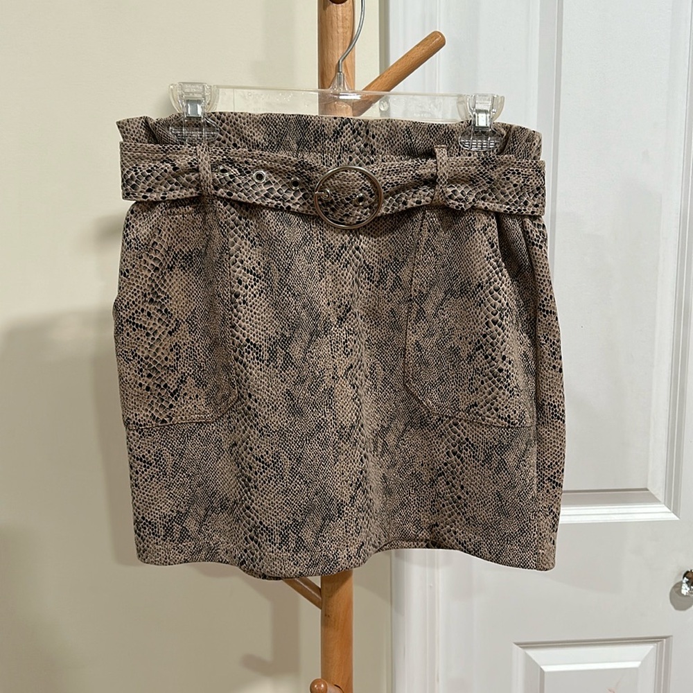 Haute Monde Women’s Large Faux Snakeskin Print Mini Skirt with matching belt